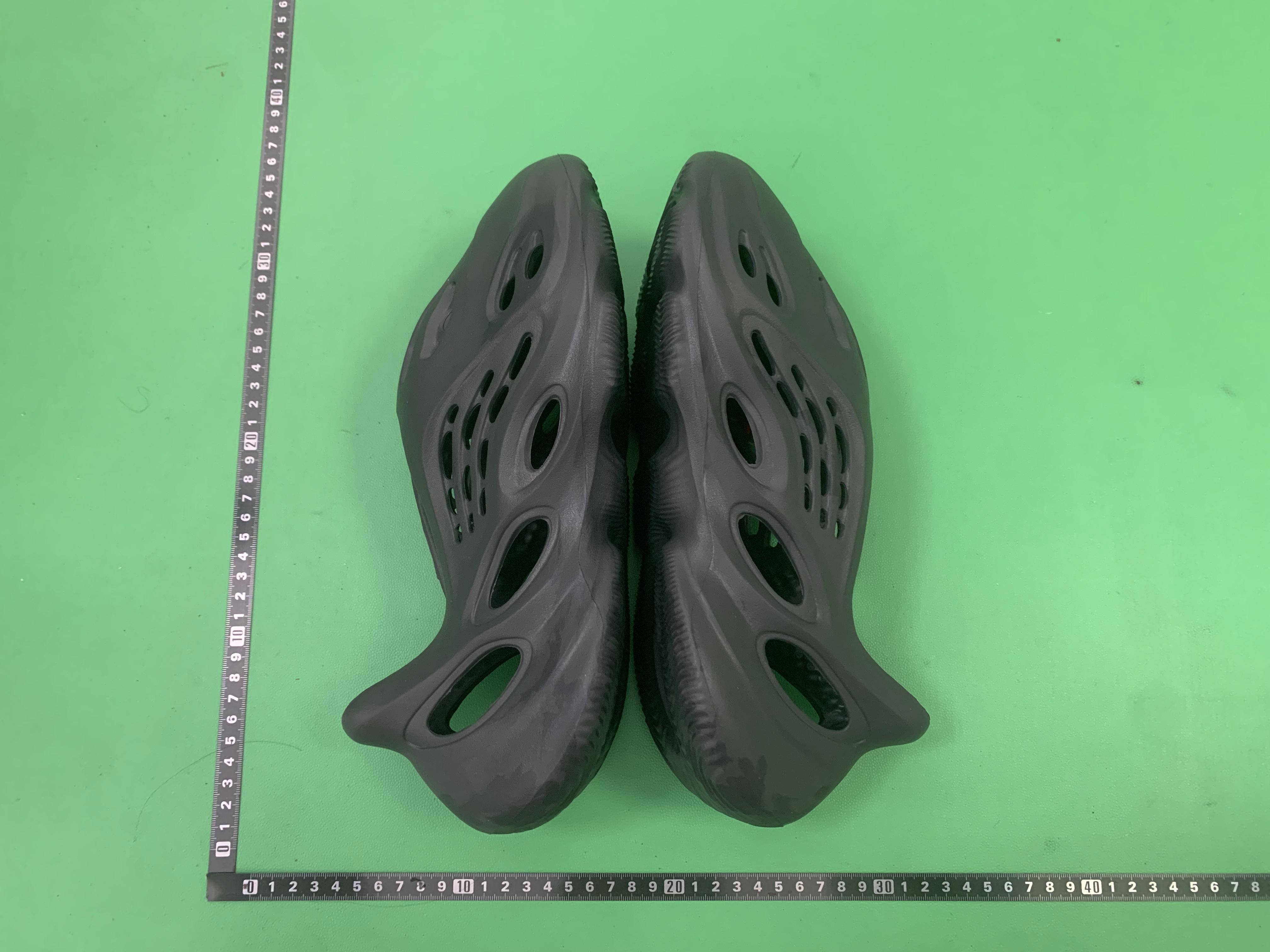 LW Batch Yeezy Foam Rnna -3