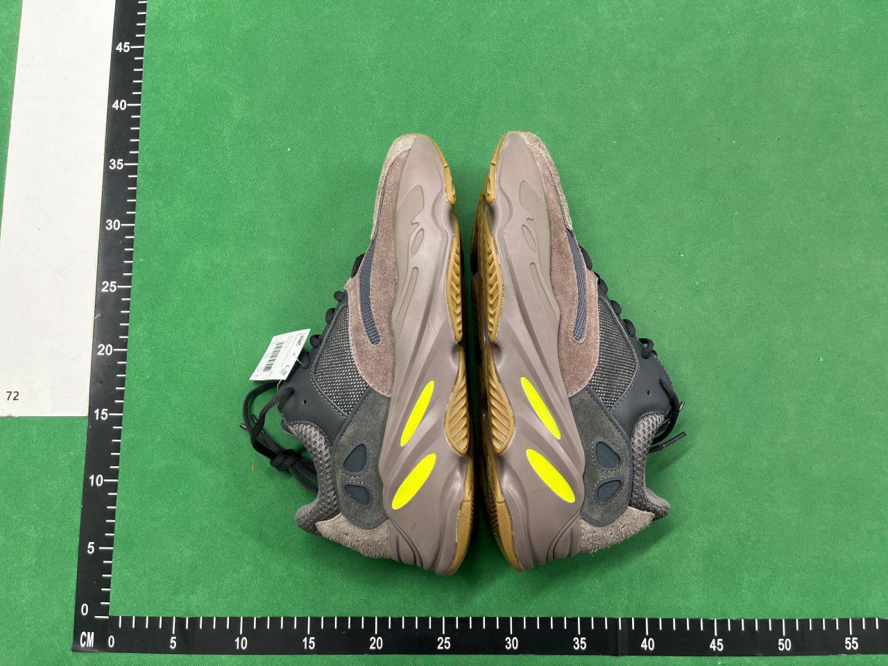 BF  Batch   Adidas yeezy  Boost  700 -4