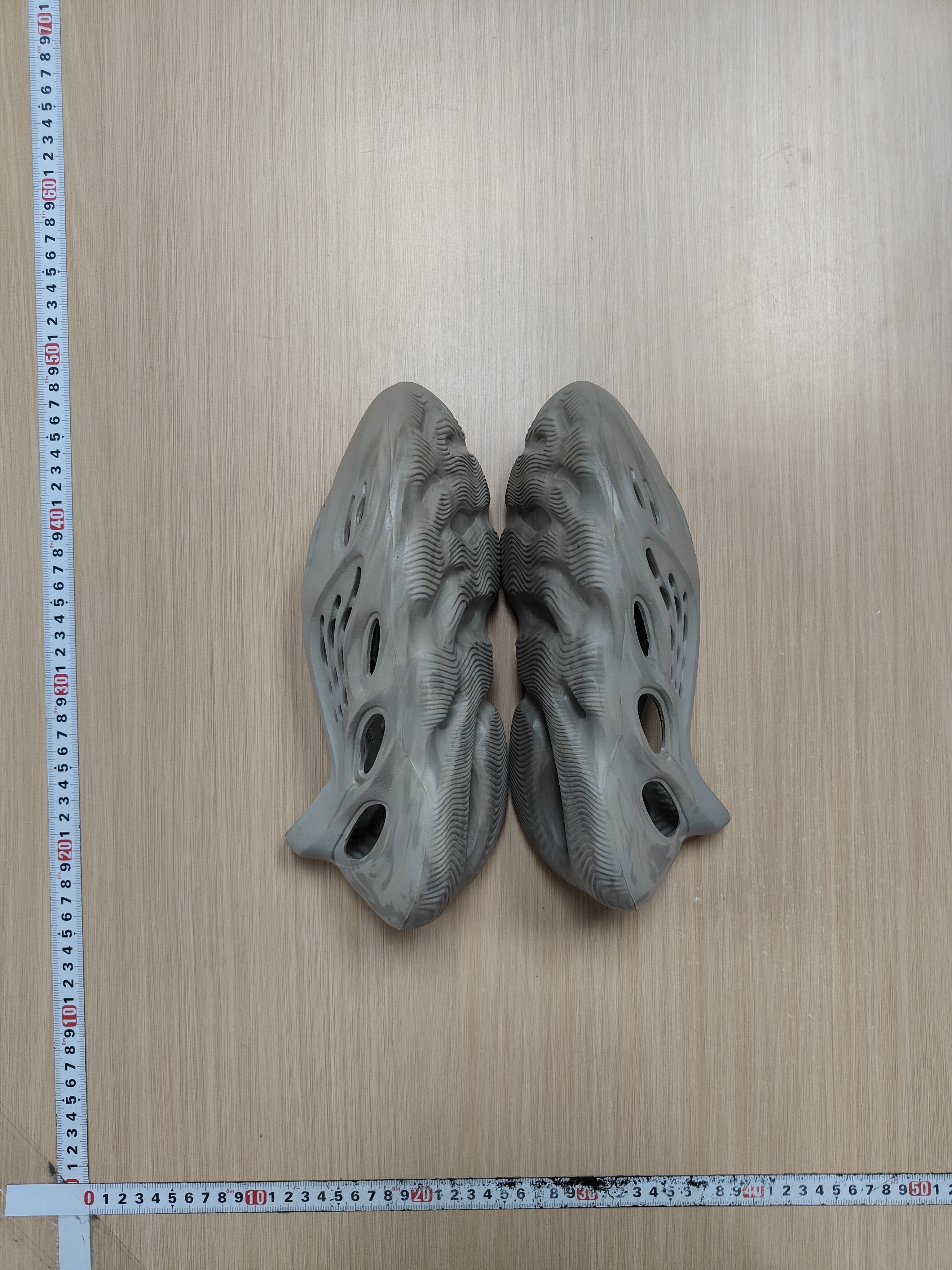 LW  Batch   Adidas Yeezy - YEEZY Foam Runner Onyx  -3