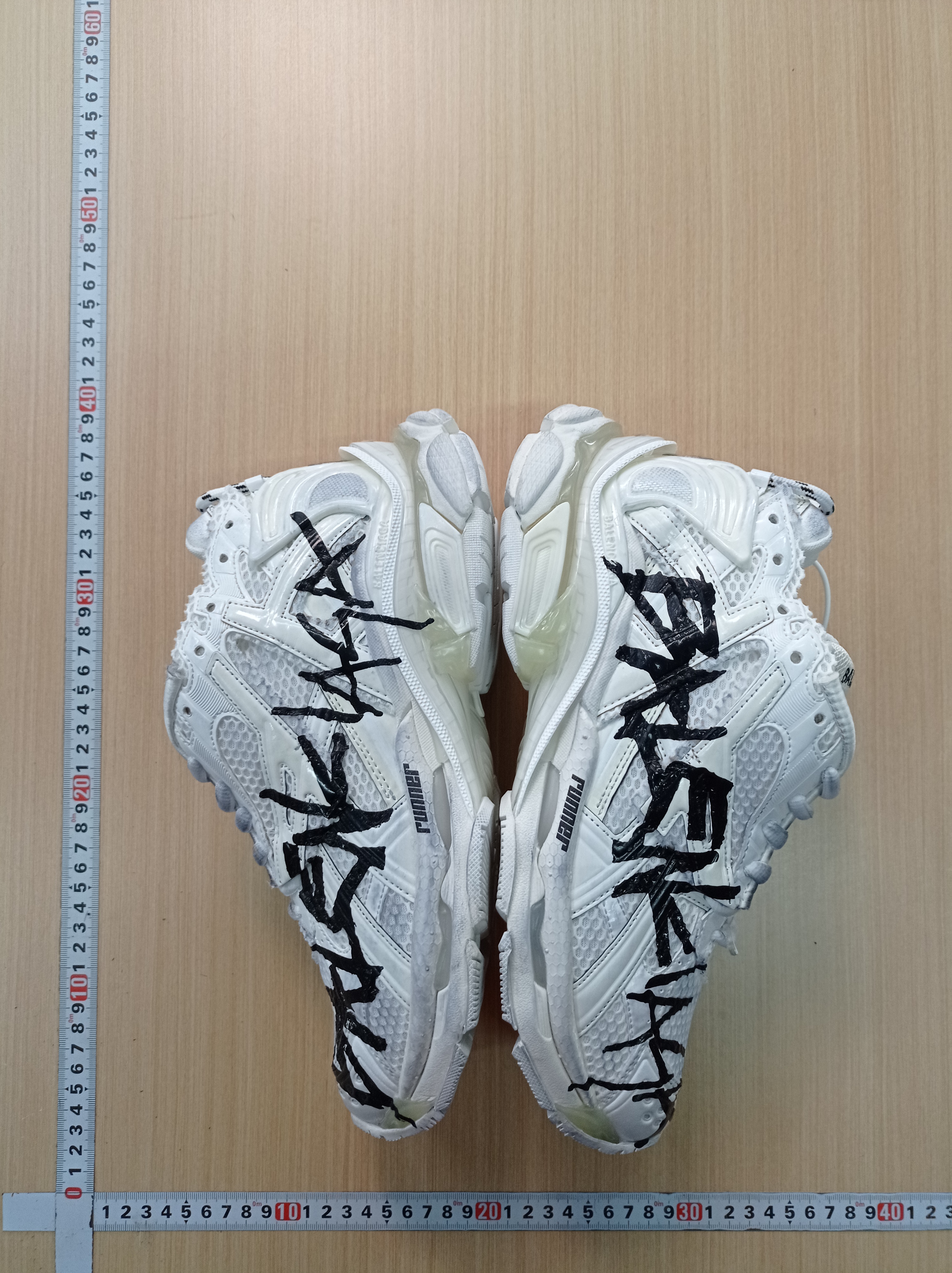 OK  Batch   Balenciaga Runner -1